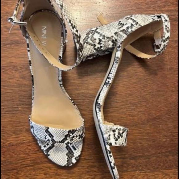 Open toe Sandals - Picture 1 of 4